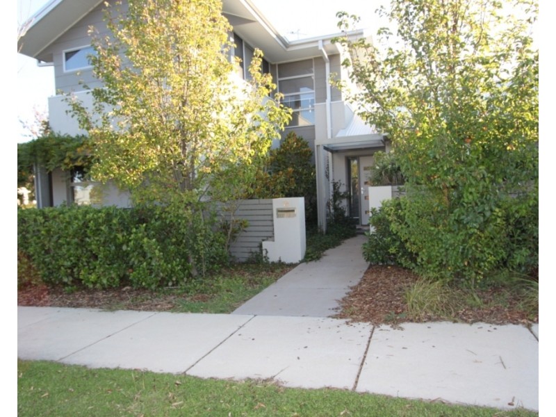 16 Bailey Crescent, Googong NSW 2620