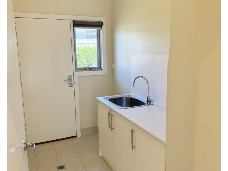 16 Bailey Crescent, Googong NSW 2620
