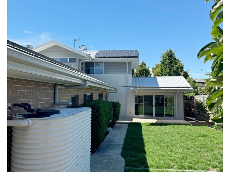 16 Bailey Crescent, Googong NSW 2620