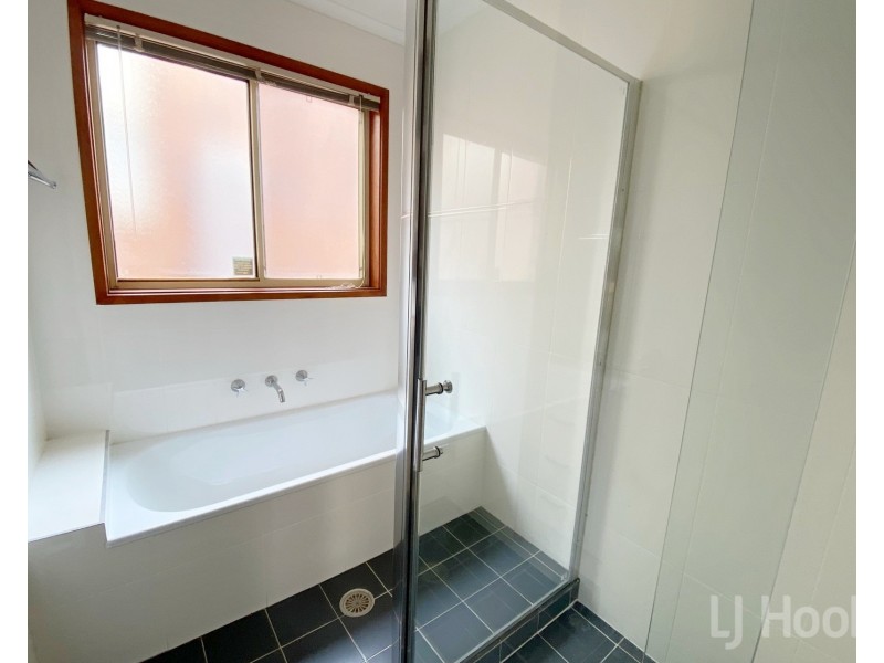 20/27 Elm Way, Jerrabomberra NSW 2619