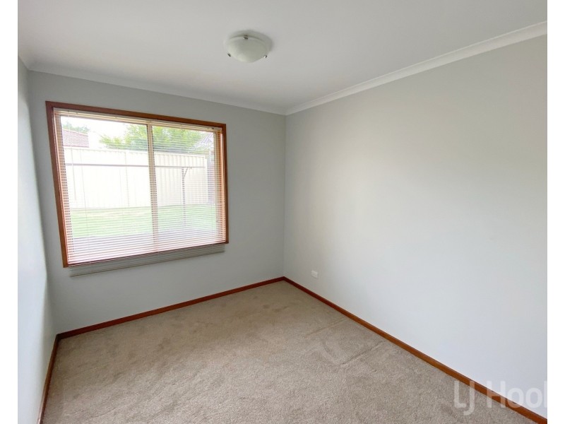 20/27 Elm Way, Jerrabomberra NSW 2619