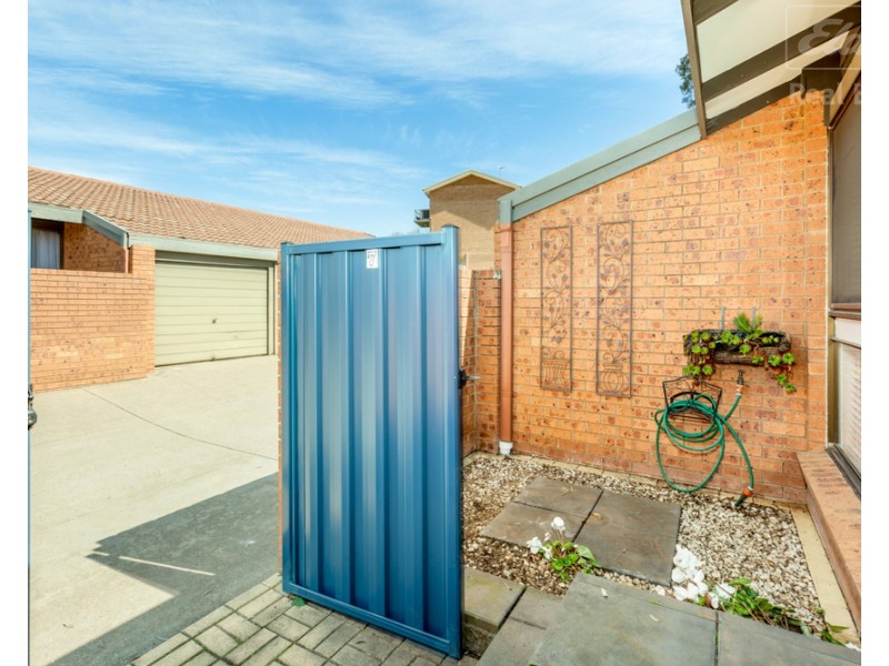 7/15 McKeahnie Street, Queanbeyan NSW 2620