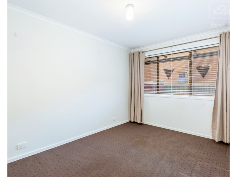 7/15 McKeahnie Street, Queanbeyan NSW 2620
