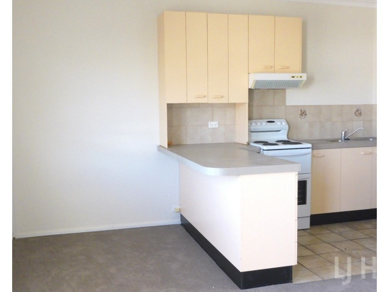 10/20 Charles Street, Queanbeyan NSW 2620