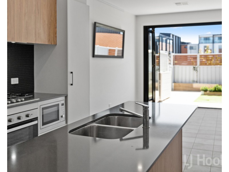 97/1 Rowland Rees Crescent, Greenway ACT 2900