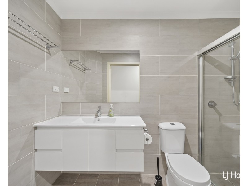 8/78 Derrima Road, Crestwood NSW 2620