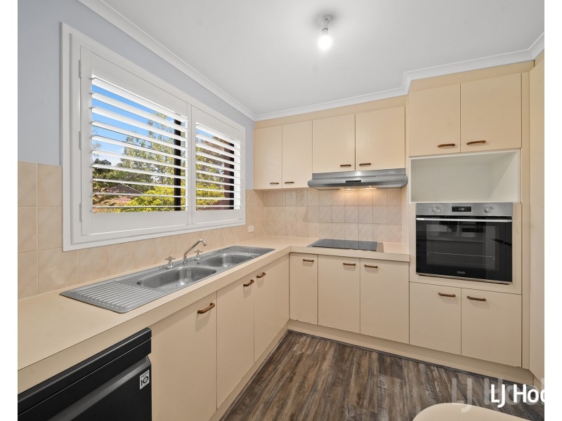 2/12 Lazarus Crescent, Queanbeyan NSW 2620