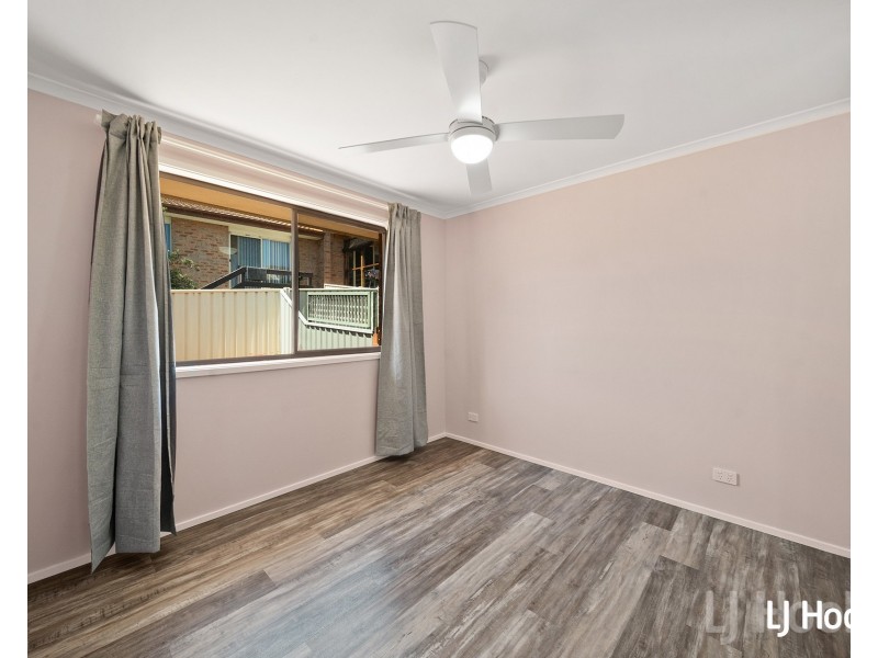 2/12 Lazarus Crescent, Queanbeyan NSW 2620