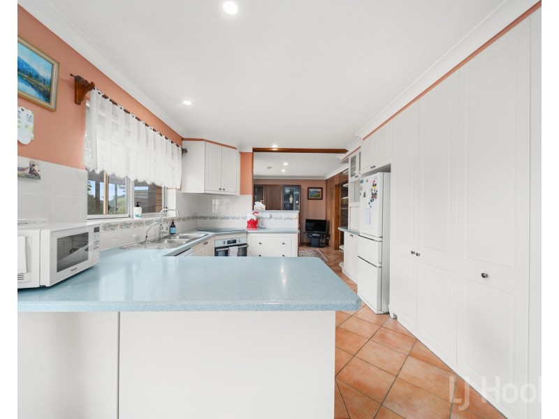 77 Morton Street, Crestwood NSW 2620