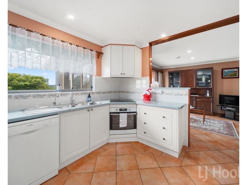 77 Morton Street, Crestwood NSW 2620