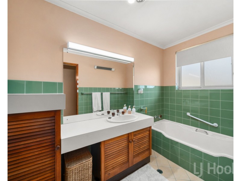 77 Morton Street, Crestwood NSW 2620