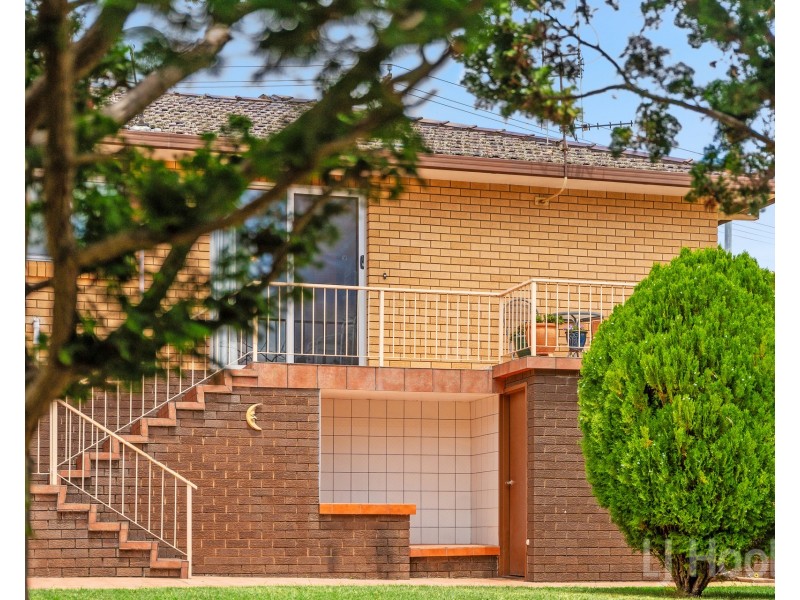 77 Morton Street, Crestwood NSW 2620