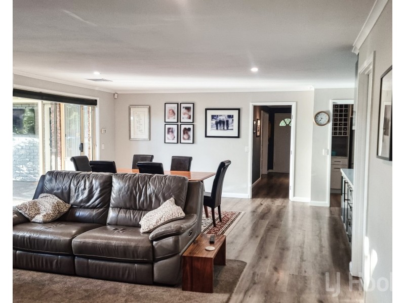 49 Jacaranda Drive, Jerrabomberra NSW 2619