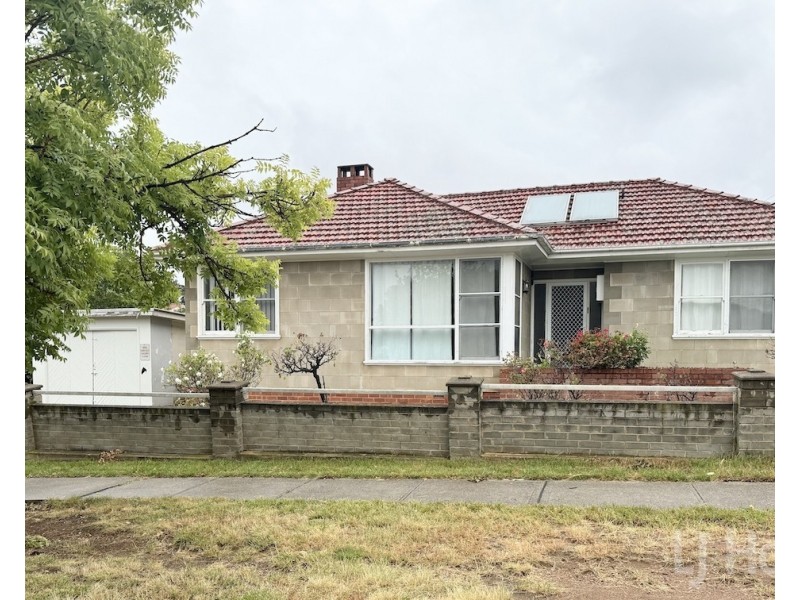 8 Richard Avenue, Queanbeyan NSW 2620