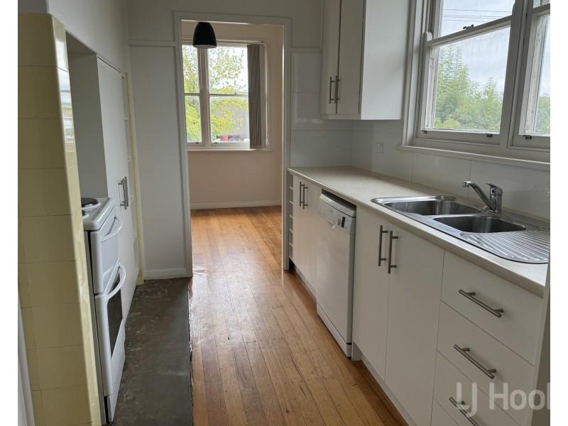 8 Richard Avenue, Queanbeyan NSW 2620