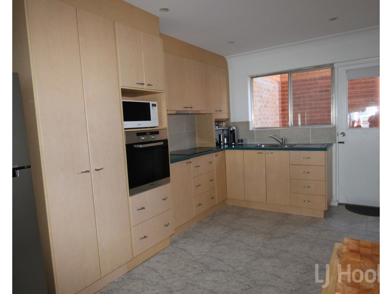 16 Carrington Street, Queanbeyan NSW 2620