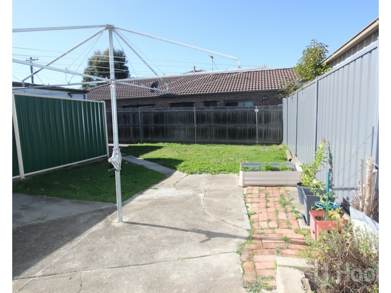 16 Carrington Street, Queanbeyan NSW 2620