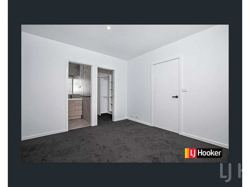 22 Leon Street, Googong NSW 2620