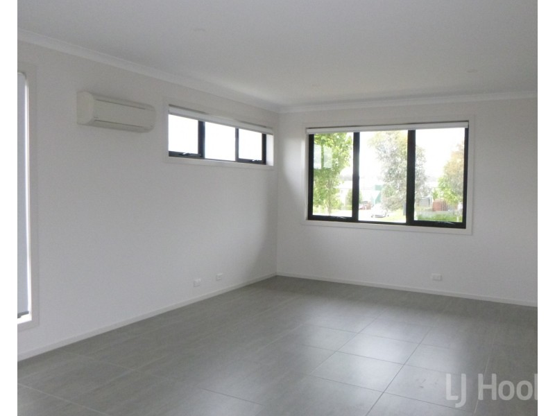 275 Gorman Drive, Googong NSW 2620