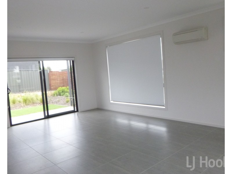 275 Gorman Drive, Googong NSW 2620