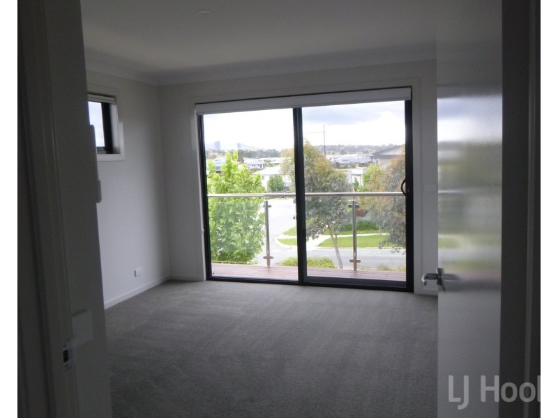 275 Gorman Drive, Googong NSW 2620
