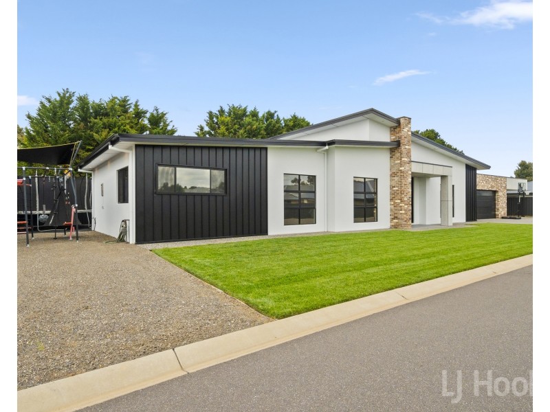 8 Millwood Lane, Bungendore NSW 2621