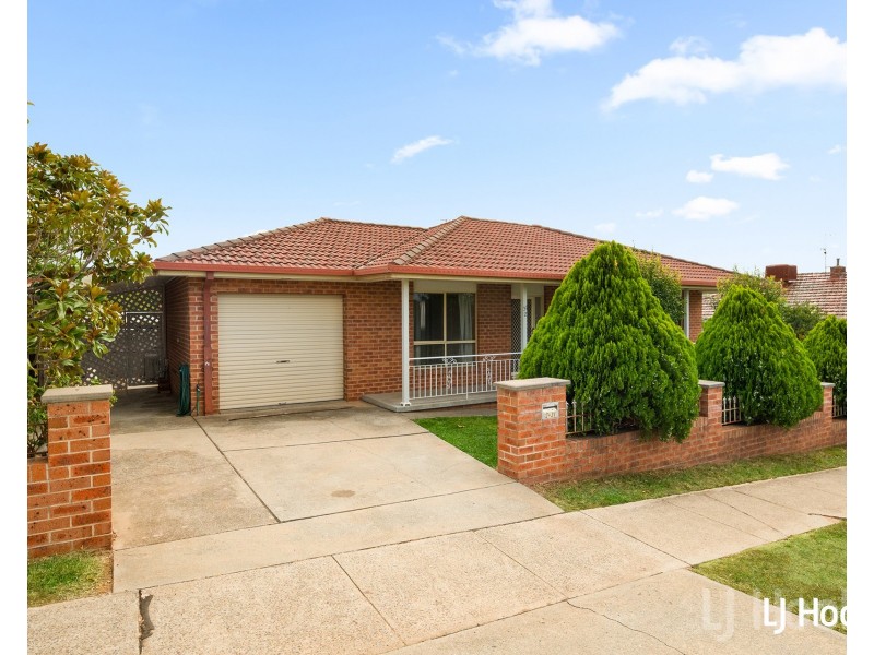 2/31 Stornaway Road, Queanbeyan NSW 2620