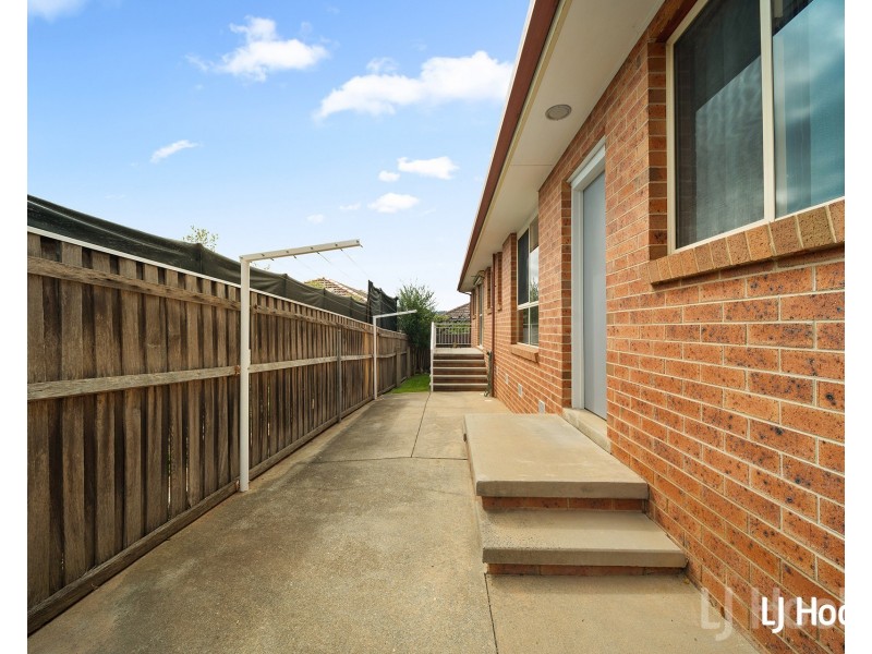 2/31 Stornaway Road, Queanbeyan NSW 2620