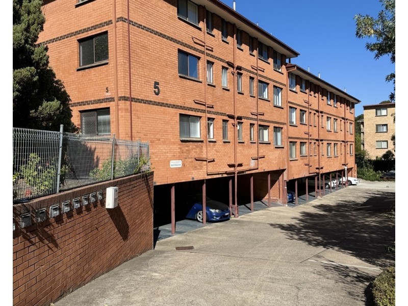 1/5 Mowatt Street, Queanbeyan NSW 2620
