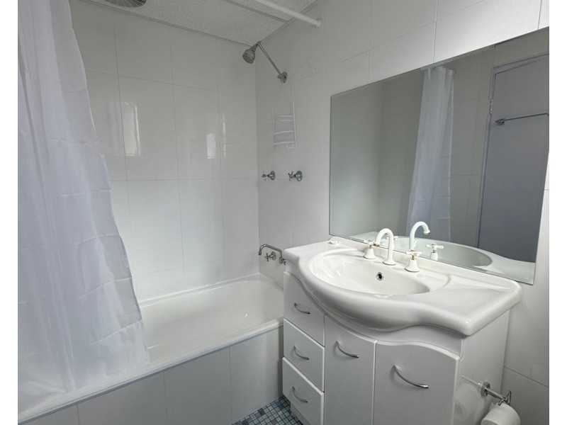 1/5 Mowatt Street, Queanbeyan NSW 2620