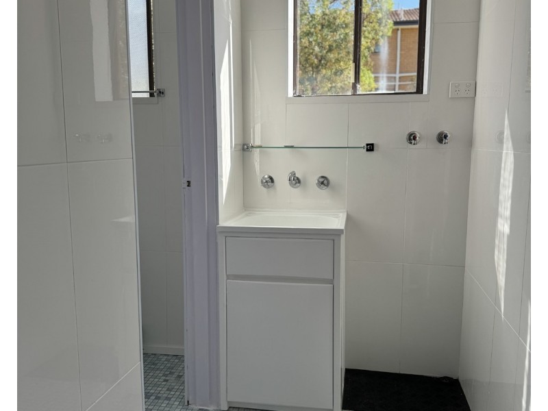 1/5 Mowatt Street, Queanbeyan NSW 2620