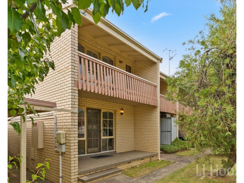 8/16 Broughton Place, Queanbeyan NSW 2620