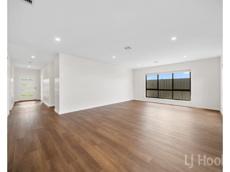 23 Cunningdroo Street, Googong NSW 2620