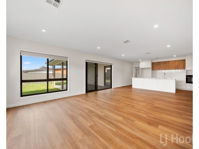 23 Cunningdroo Street, Googong NSW 2620