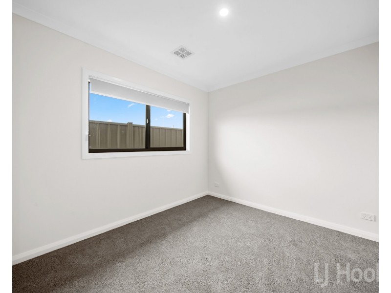 23 Cunningdroo Street, Googong NSW 2620