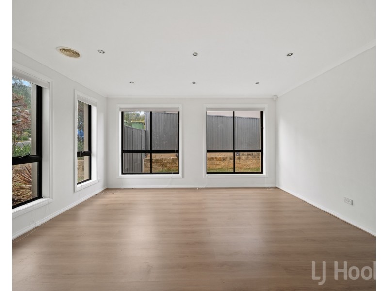 4 Allambee Street, Jerrabomberra NSW 2619