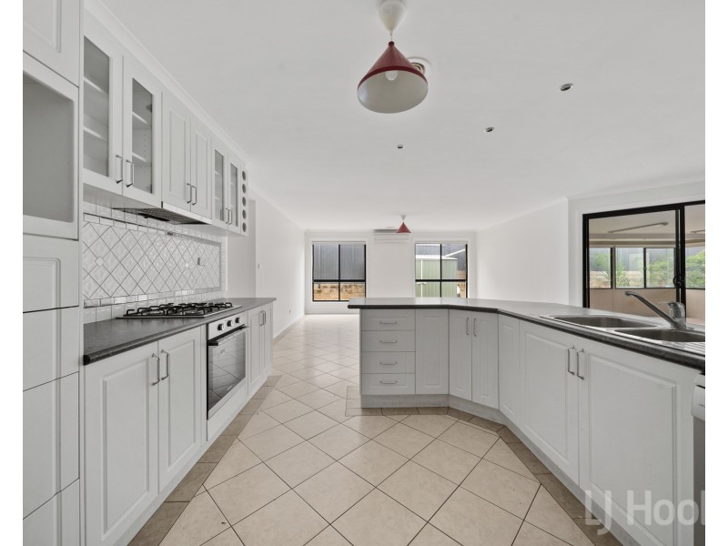 4 Allambee Street, Jerrabomberra NSW 2619