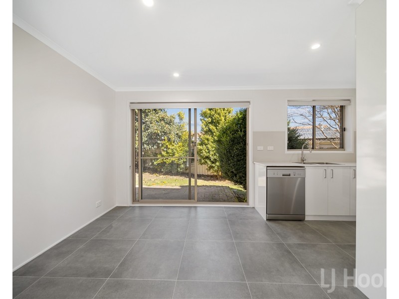 3/53 Walker Crescent, Jerrabomberra NSW 2619