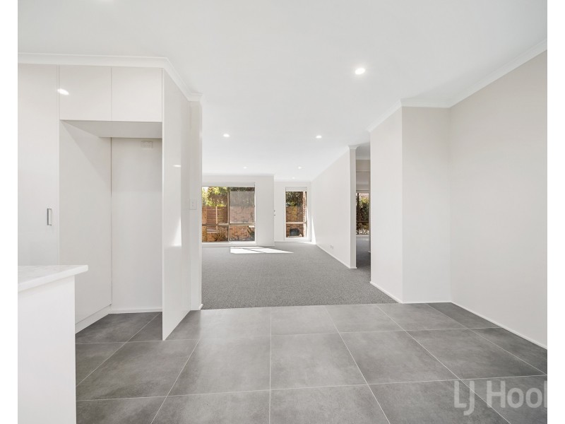 3/53 Walker Crescent, Jerrabomberra NSW 2619