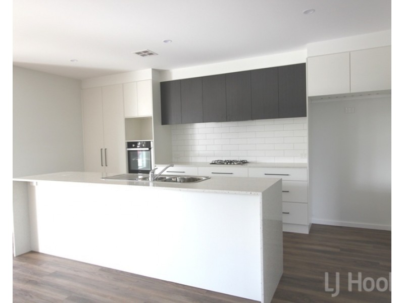 256 Gorman Drive, Googong NSW 2620