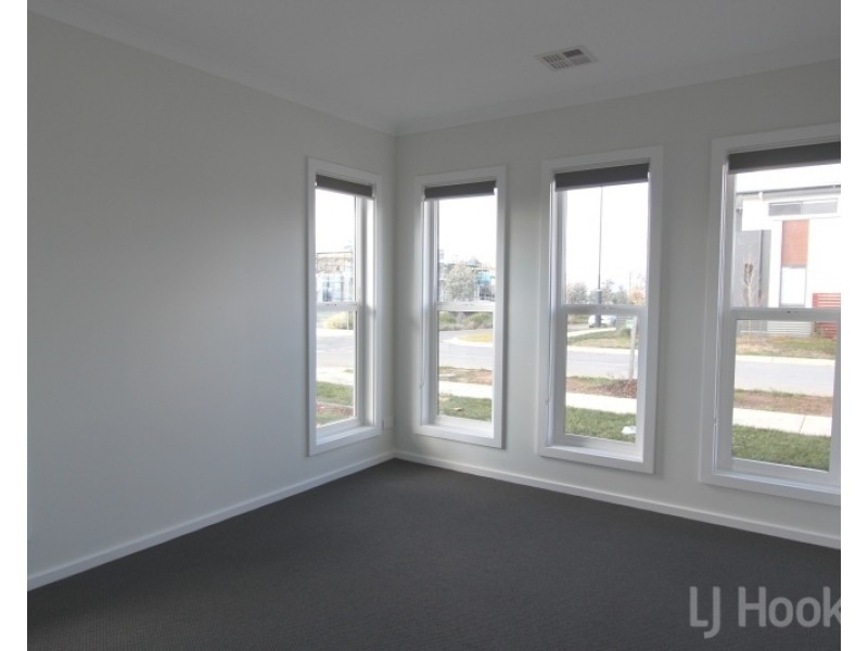 256 Gorman Drive, Googong NSW 2620