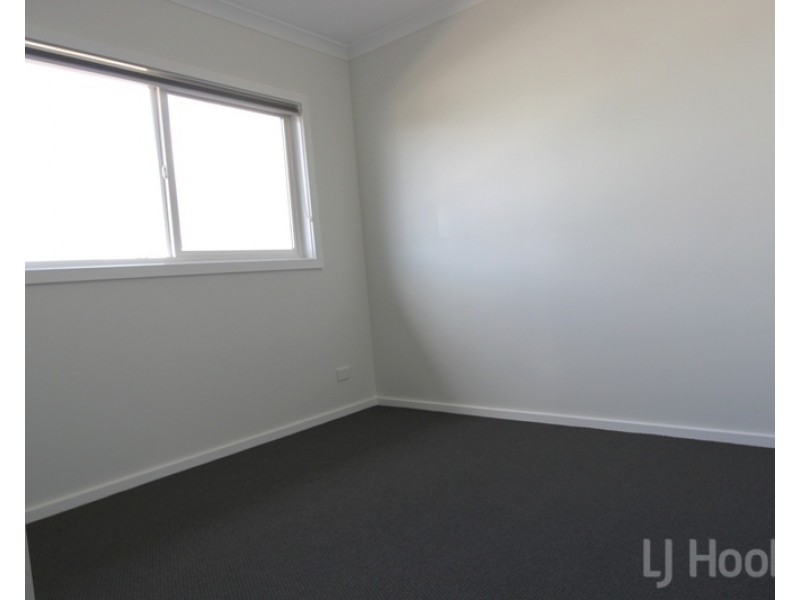 256 Gorman Drive, Googong NSW 2620