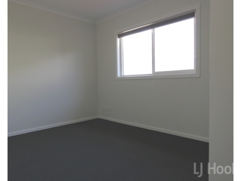 256 Gorman Drive, Googong NSW 2620