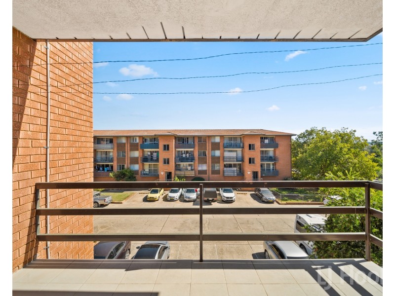 8/102 Henderson Road, Crestwood NSW 2620