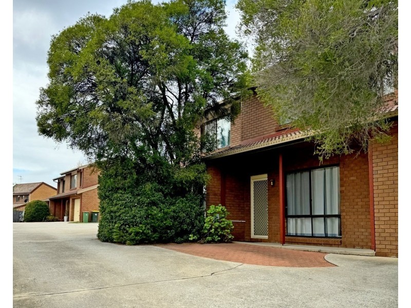 1/11 Ford Street, Queanbeyan NSW 2620