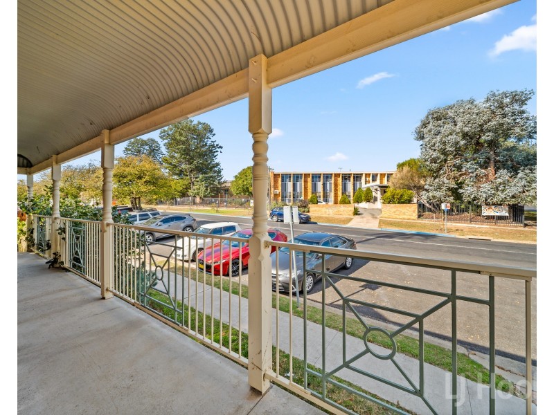 1/28 Macquoid Street, Queanbeyan East NSW 2620