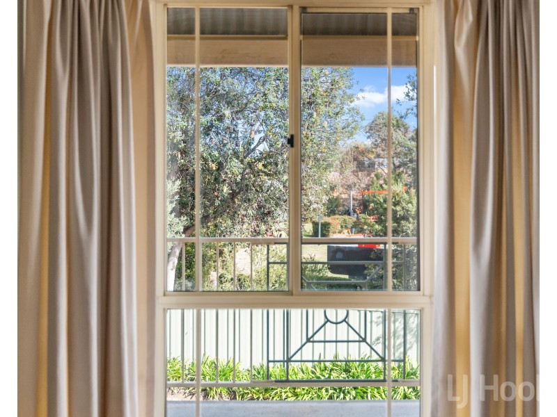 1/28 Macquoid Street, Queanbeyan East NSW 2620