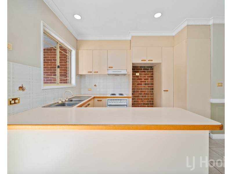 1/28 Macquoid Street, Queanbeyan East NSW 2620