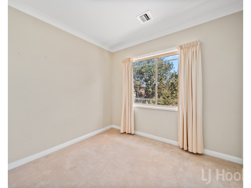 1/28 Macquoid Street, Queanbeyan East NSW 2620