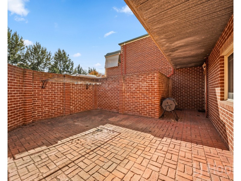1/28 Macquoid Street, Queanbeyan East NSW 2620